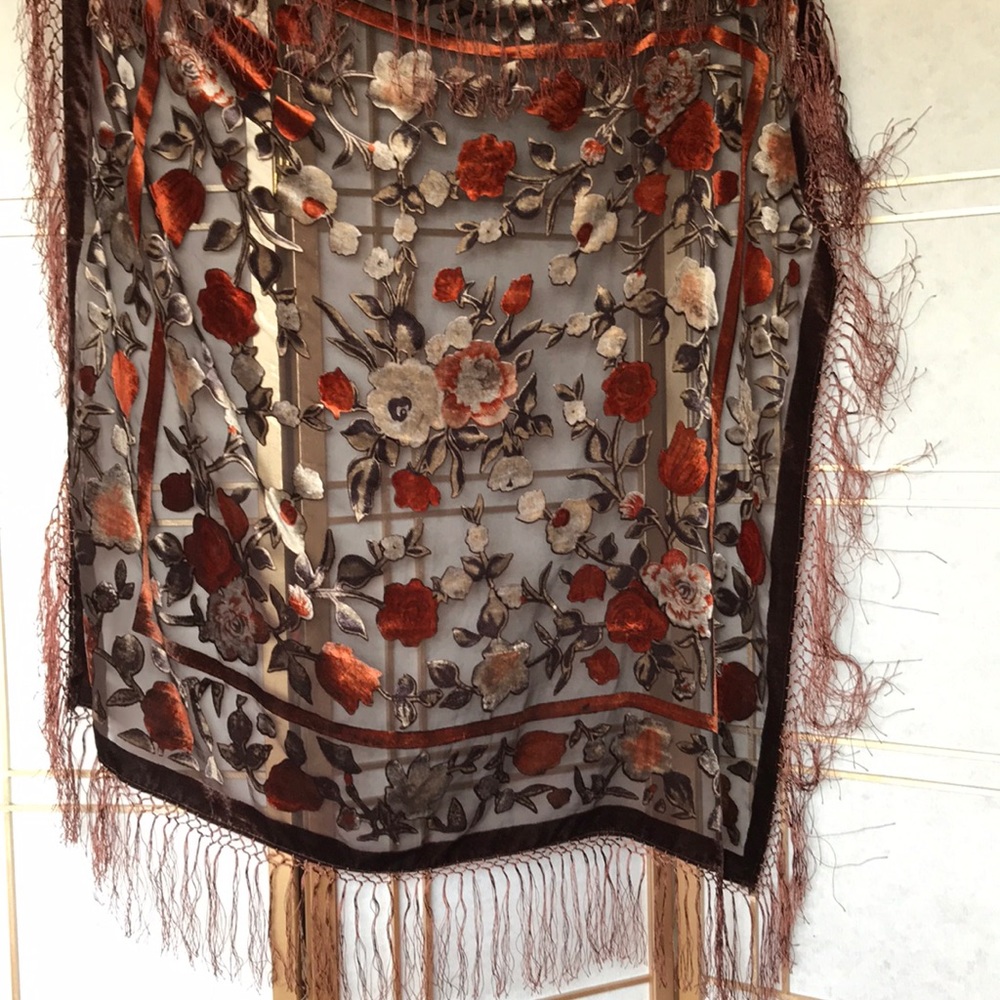 Elegant shawl